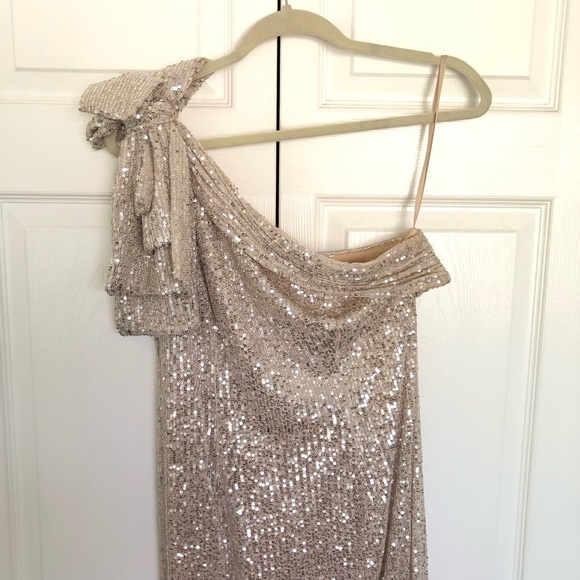 Ieena Mac Duggal Champagne and Silver Sequin One Shoulder Gown Size 8 - Picture 5 of 14